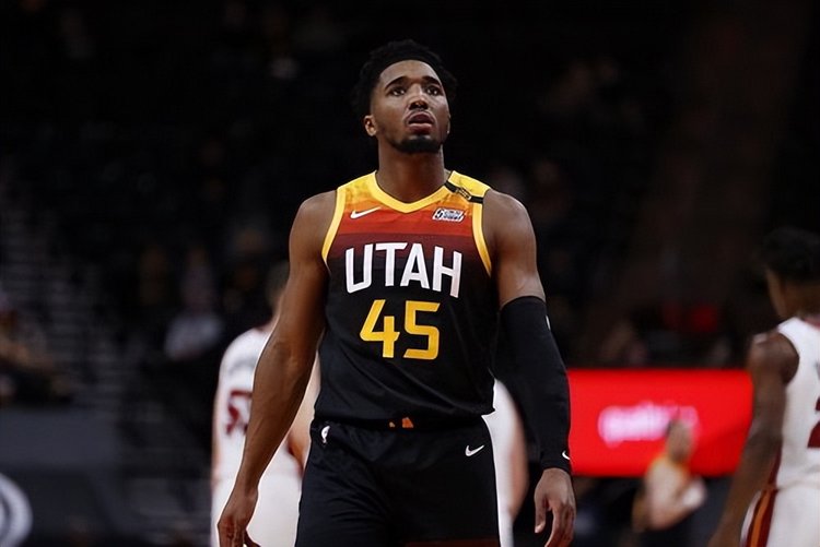 在半空间的 在半空间的